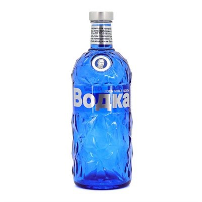 Vodka z modro steklenico